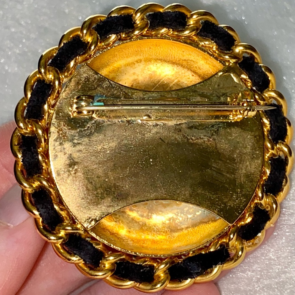 Vintage Gold-Tone Chain Brooch - Picture 4 of 5